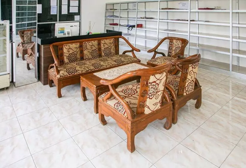 Hotelli Pasir Padi Inn Syariah  By Oyo Rooms