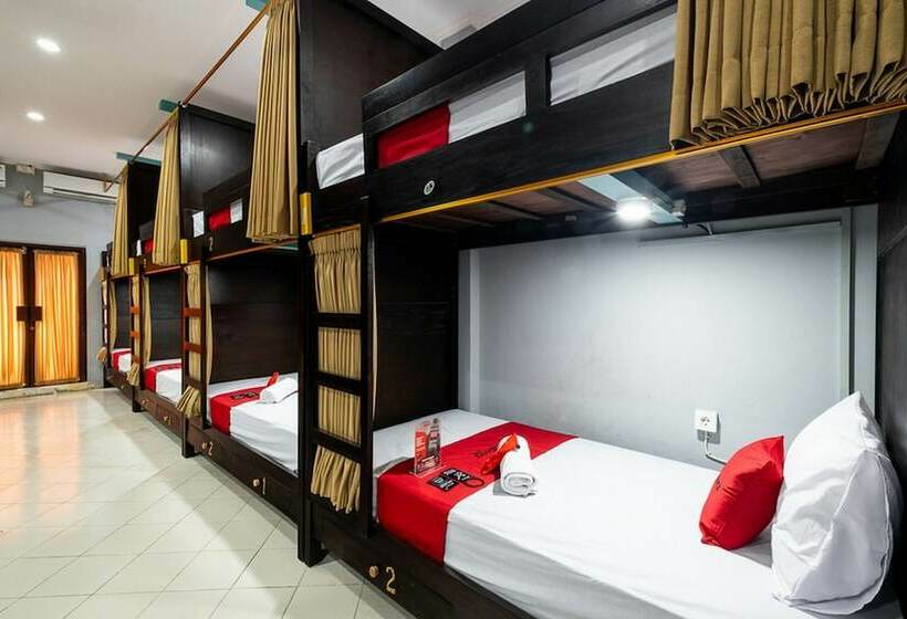 בית מלון כפרי Reddoorz Hostel Near Trans Studio Mall
