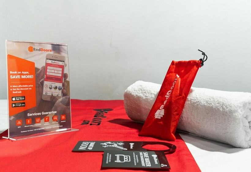 בית מלון כפרי Reddoorz Hostel Near Trans Studio Mall