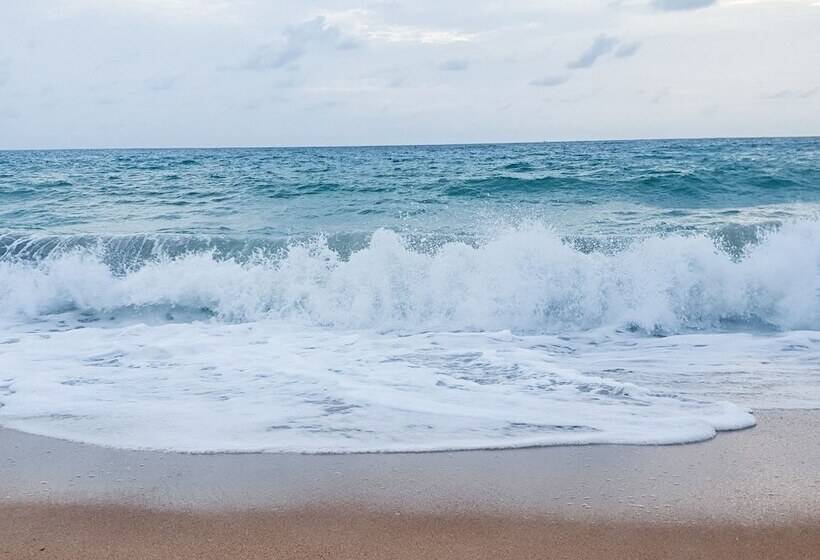 Hotel Wayla Villa Maikhao Beach