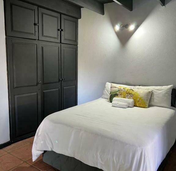 Acoustic Guest House