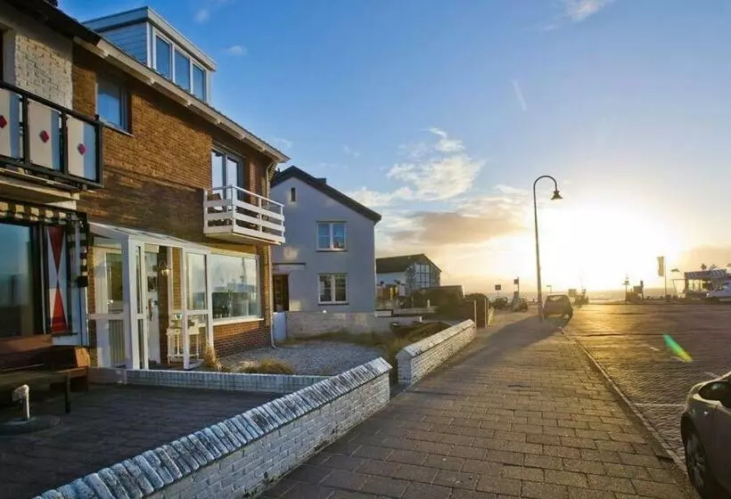 Comfy Beach House