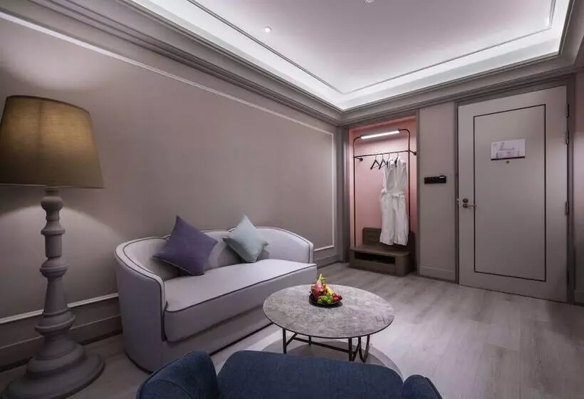 Hotelli Mercure Shanghai Jinqiao