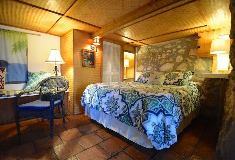 هتل Pigeon Cay Beach Club