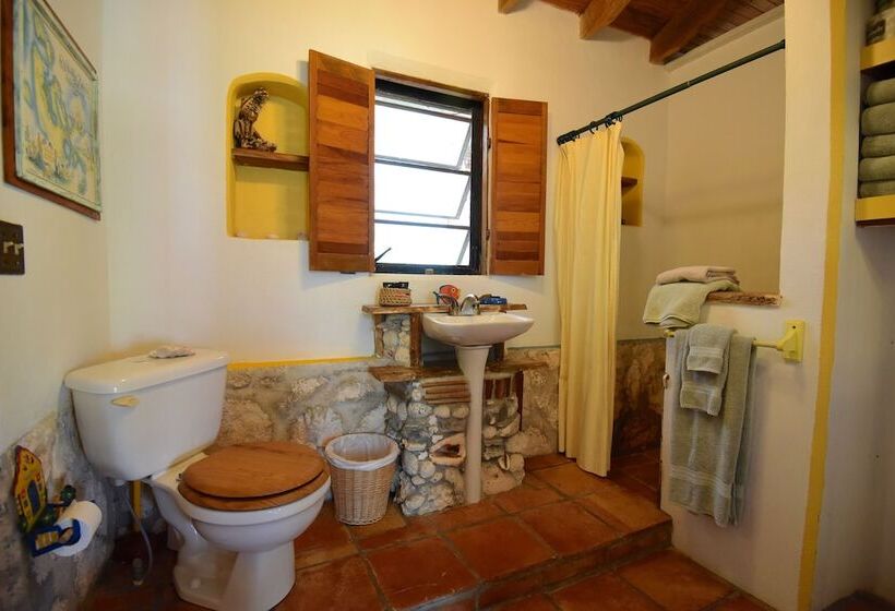 هتل Pigeon Cay Beach Club