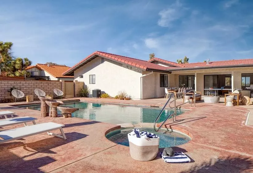 Lava Rocks By Avantstay Gorgeous Desert Haven W Pool Hot Tub Fire Pit Ping Pong