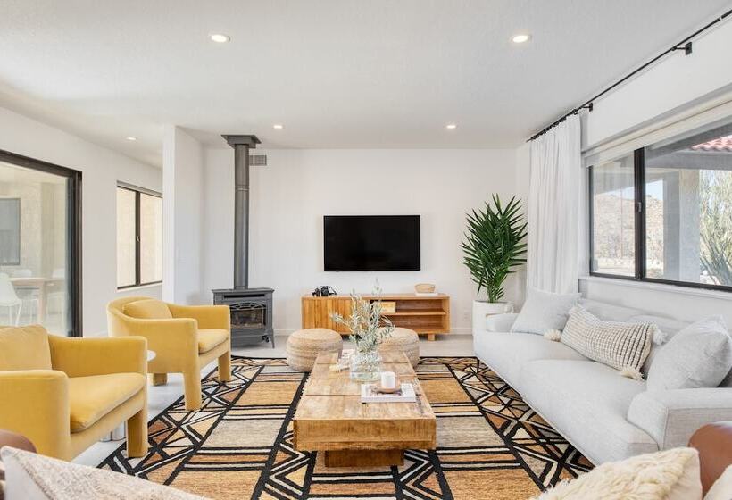 Lava Rocks By Avantstay Gorgeous Desert Haven W Pool Hot Tub Fire Pit Ping Pong