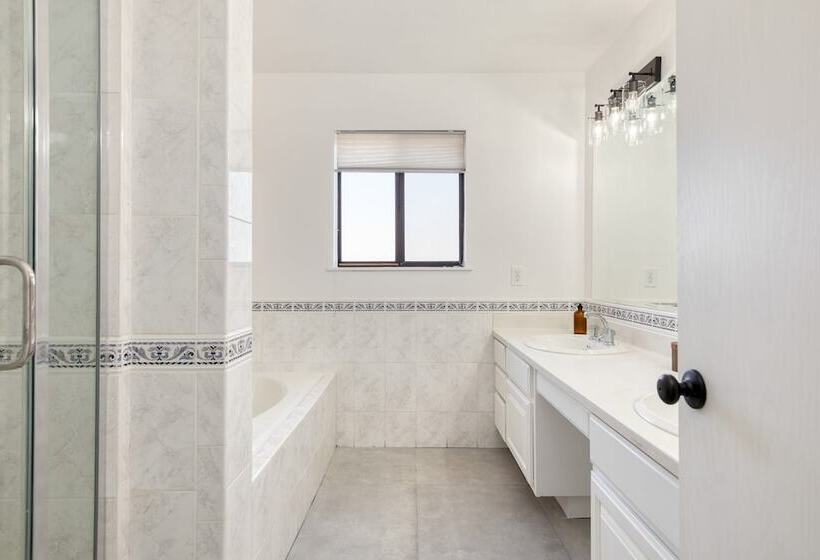 Lava Rocks By Avantstay Gorgeous Desert Haven W Pool Hot Tub Fire Pit Ping Pong