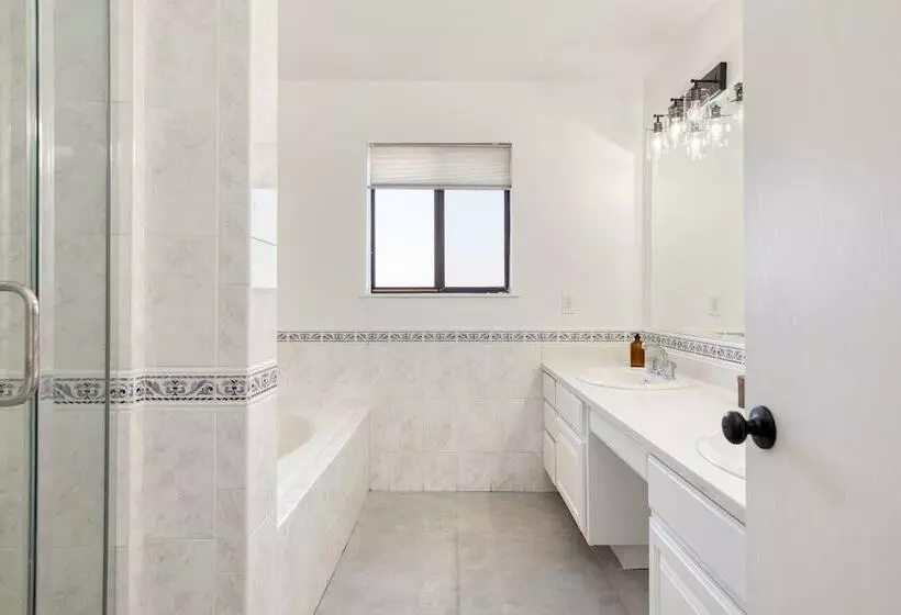 Lava Rocks By Avantstay Gorgeous Desert Haven W Pool Hot Tub Fire Pit Ping Pong