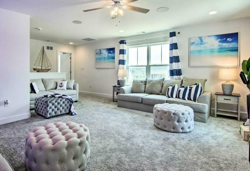 Ocean View Home With Beach Shuttle, 5 Mi To Coast!