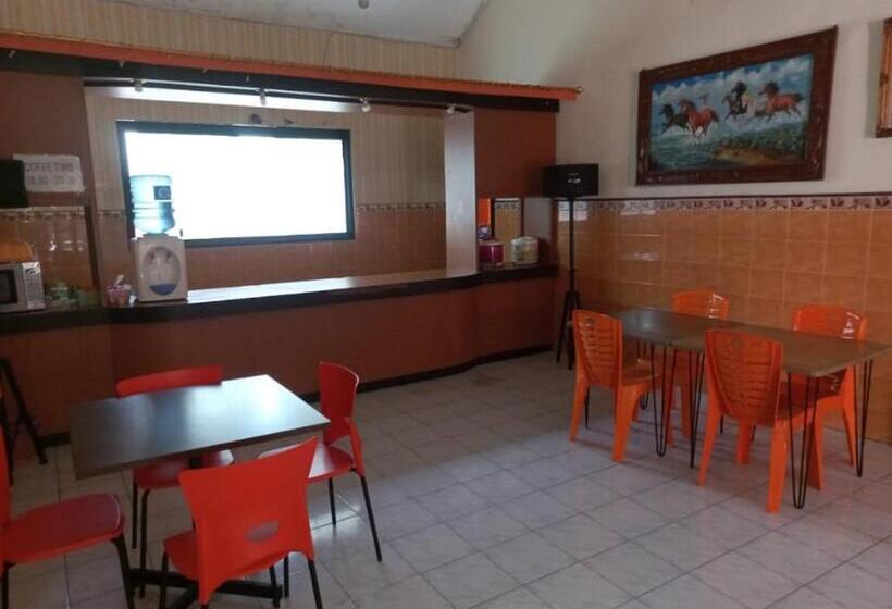 Collection O 91489 Hotel Tanjung Permata