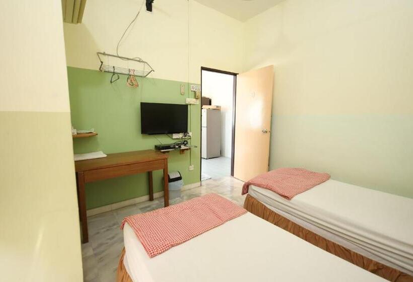 هتل Oyo Homes 90575 Ck Bahau Homestay