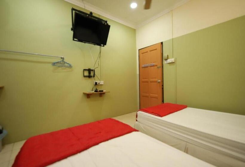 هتل Oyo Homes 90575 Ck Bahau Homestay