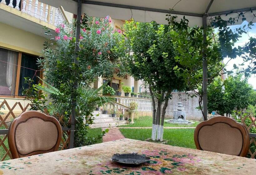 تختخواب و صبحانه Gather Inn Guest House