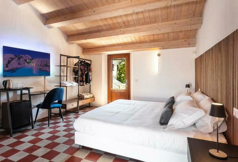 住宿加早餐  Reef Suites