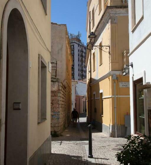 住宿加早餐  Reef Suites