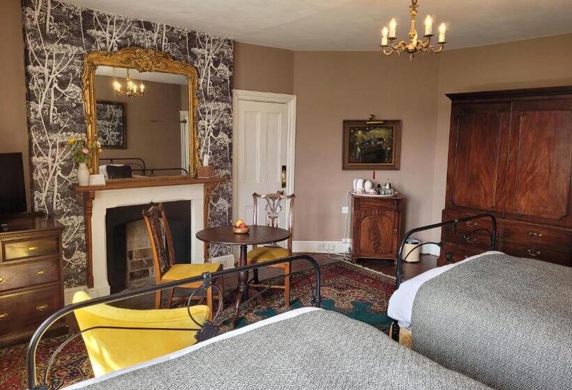 ベッドアンドブレックファースト The Old Vicarage