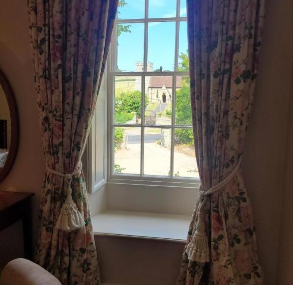 ベッドアンドブレックファースト The Old Vicarage