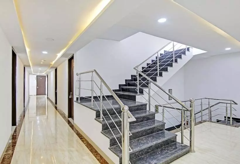 هتل Treebo Royal Empire Adarsh Nagar, Chandigarh