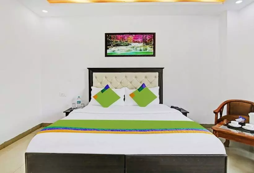 هتل Treebo Royal Empire Adarsh Nagar, Chandigarh