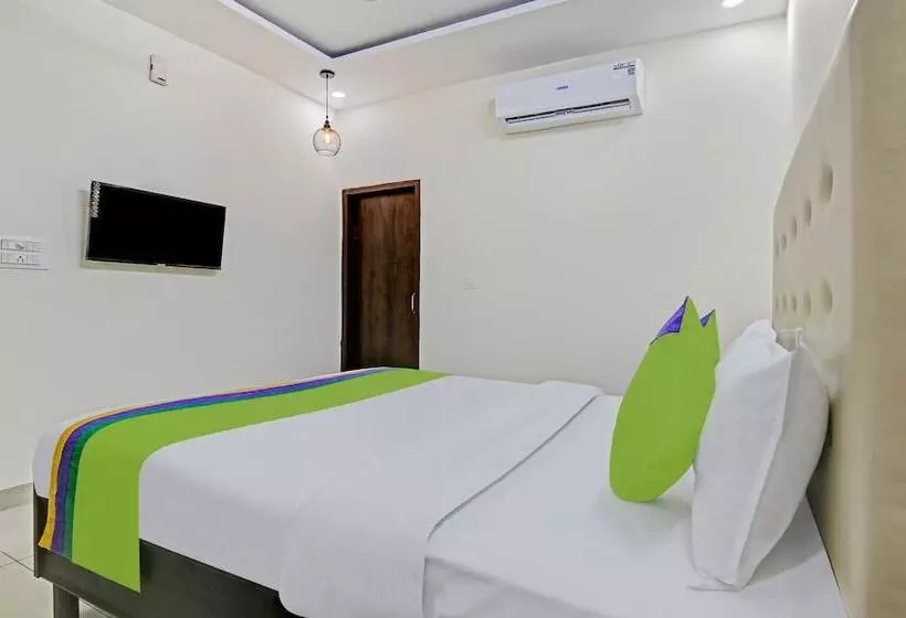 هتل Treebo Royal Empire Adarsh Nagar, Chandigarh