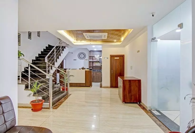 هتل Treebo Royal Empire Adarsh Nagar, Chandigarh