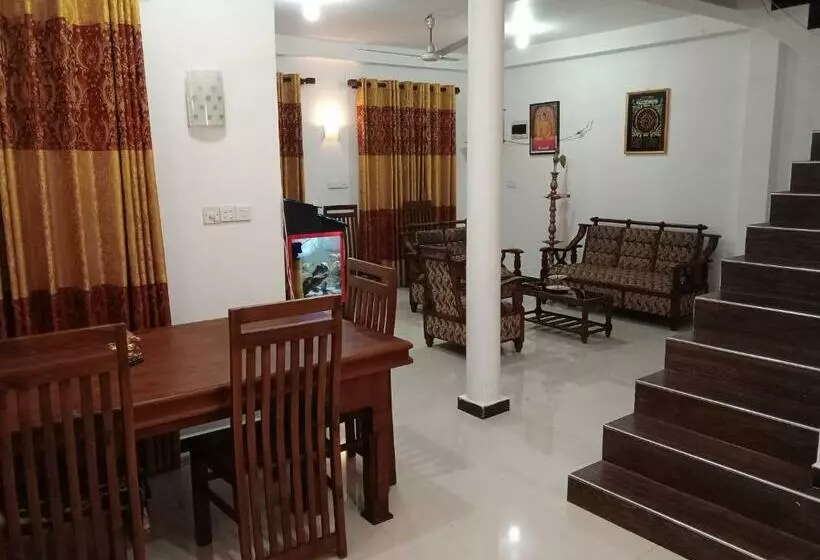 Indunil Villa