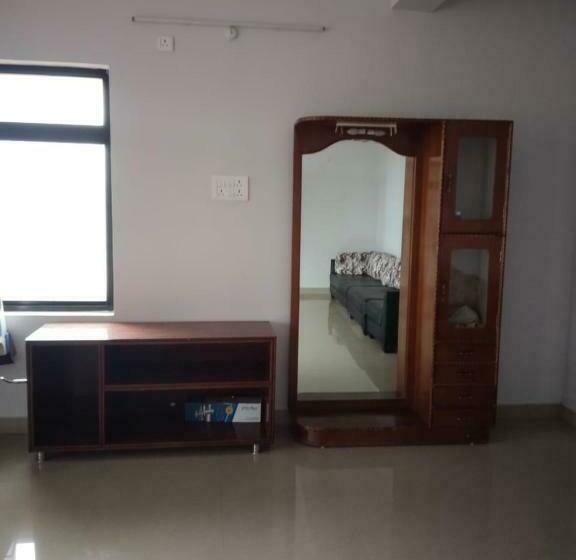 פנסיון Simhagiri Guest House