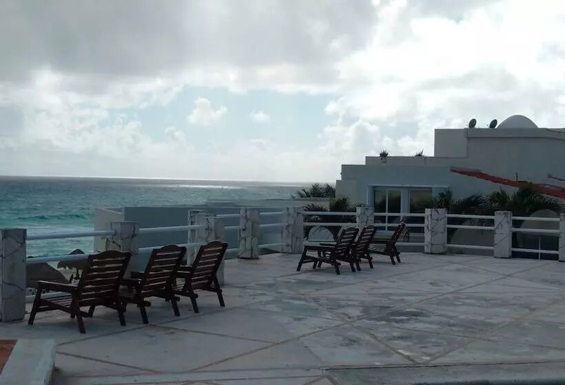 Cancun Beach Aparthotel By Solymar