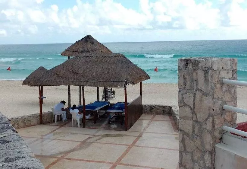 Cancun Beach Aparthotel By Solymar