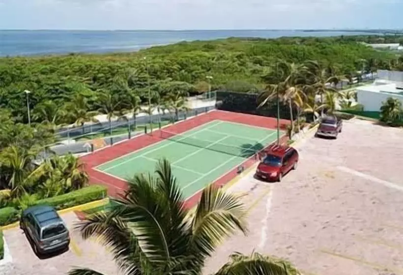 Cancun Beach Aparthotel By Solymar