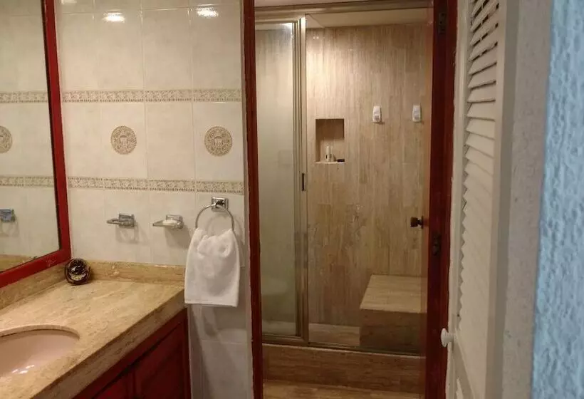 Cancun Beach Aparthotel By Solymar