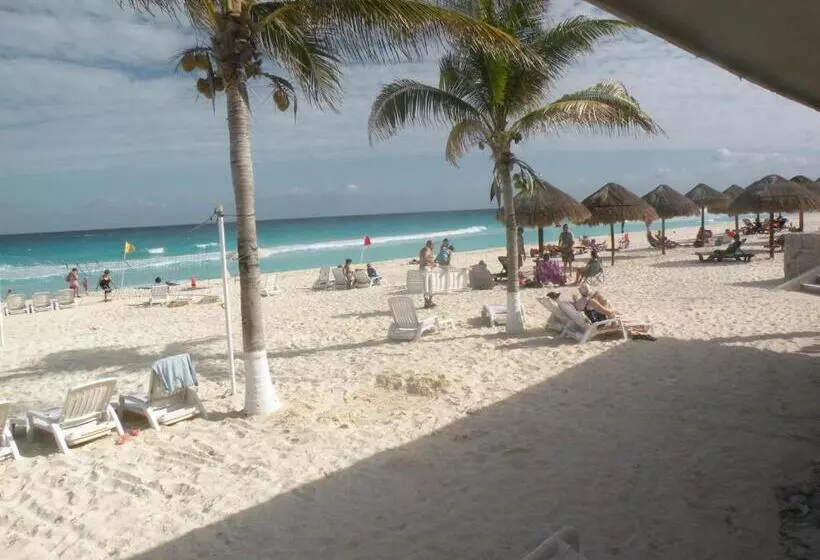 Cancun Beach Aparthotel By Solymar