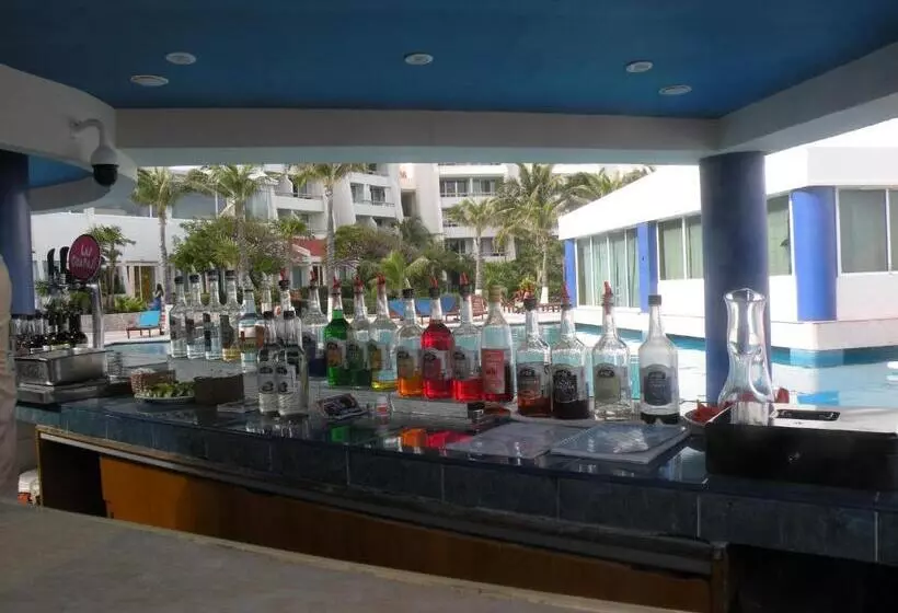 Cancun Beach Aparthotel By Solymar