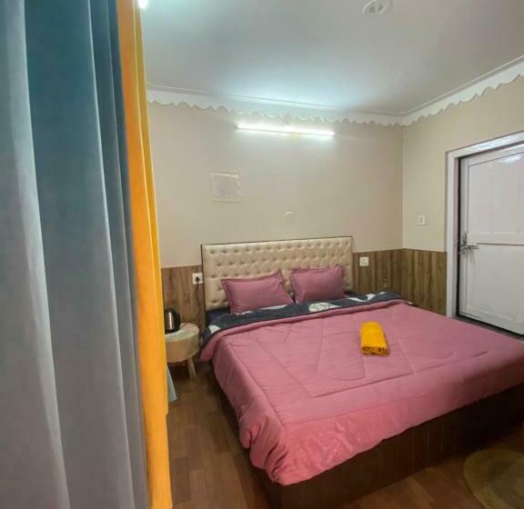 Albergue Rudrani Stays