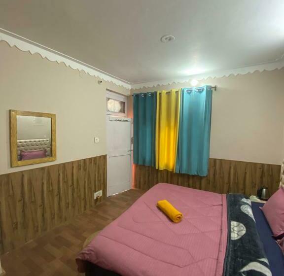 Albergue Rudrani Stays