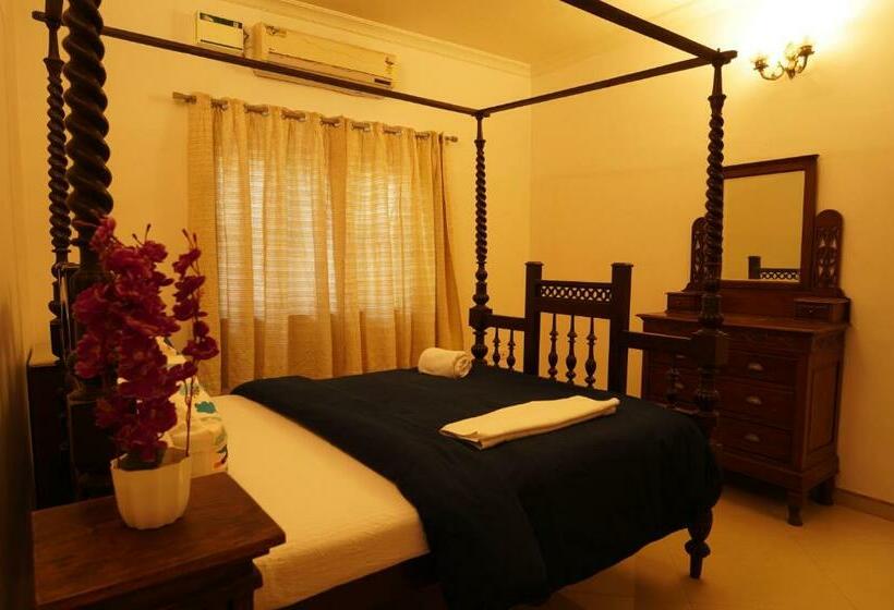 Montage By Le Pension Stays