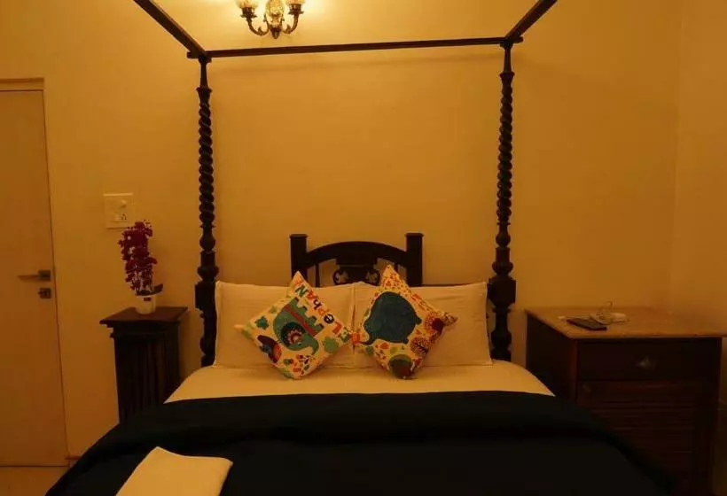 Montage By Le Pension Stays