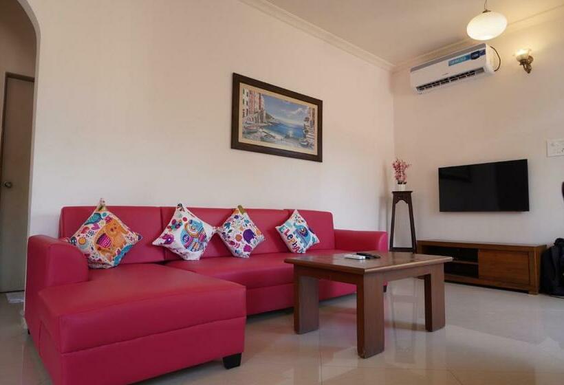 Montage By Le Pension Stays