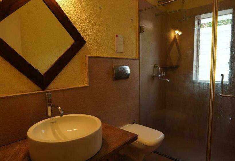 Montage By Le Pension Stays