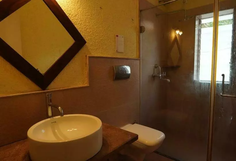 Montage By Le Pension Stays