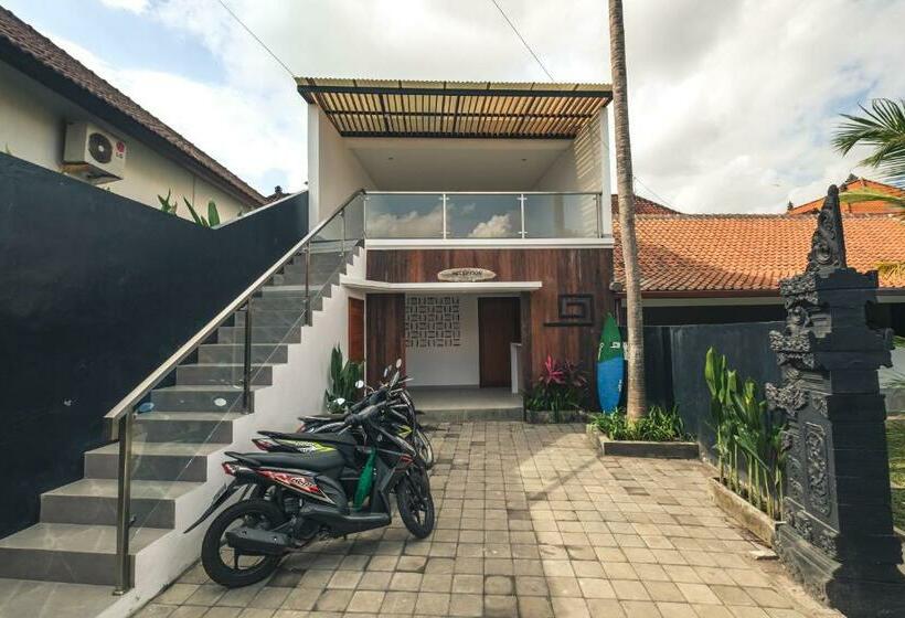 פנסיון Nami Surf Stay