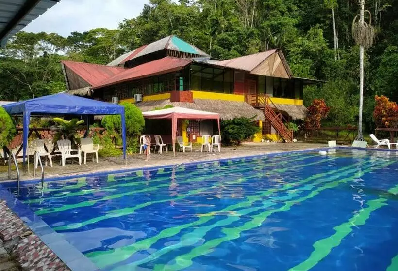 Retkeilymaja Grand Selva Lodge & Tours