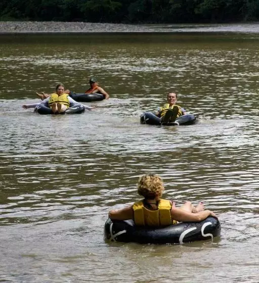 Retkeilymaja Grand Selva Lodge & Tours