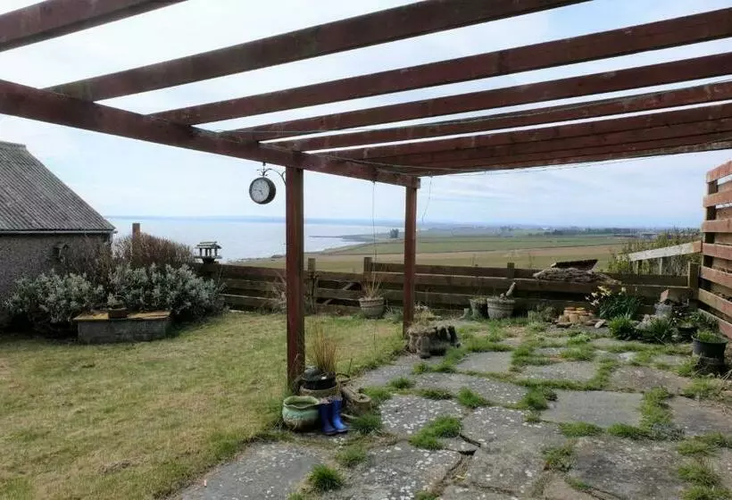 ベッドアンドブレックファースト Fabulous Location With Sea And Castle View   Nc500