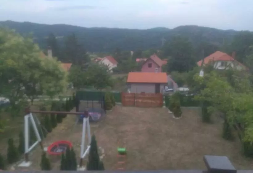 Bor, Savaca   Porodicna Vikendica Za Izdavanje