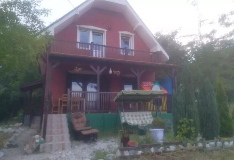 Bor, Savaca   Porodicna Vikendica Za Izdavanje