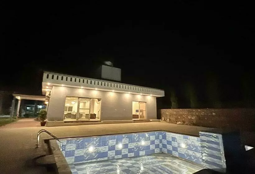 ホテル Farm & Pool Party 2 Acre For Parties With 2 Rooms & Bonfire