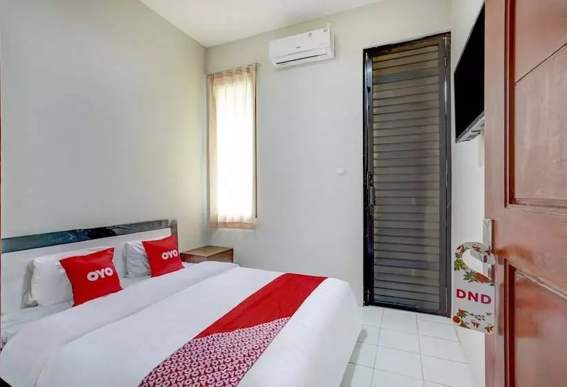 Hotelli Oyo 91456 Anggrek Homes Makassar