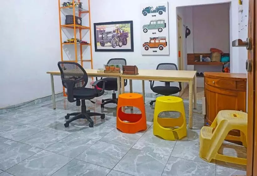 Hotelli Oyo 91456 Anggrek Homes Makassar